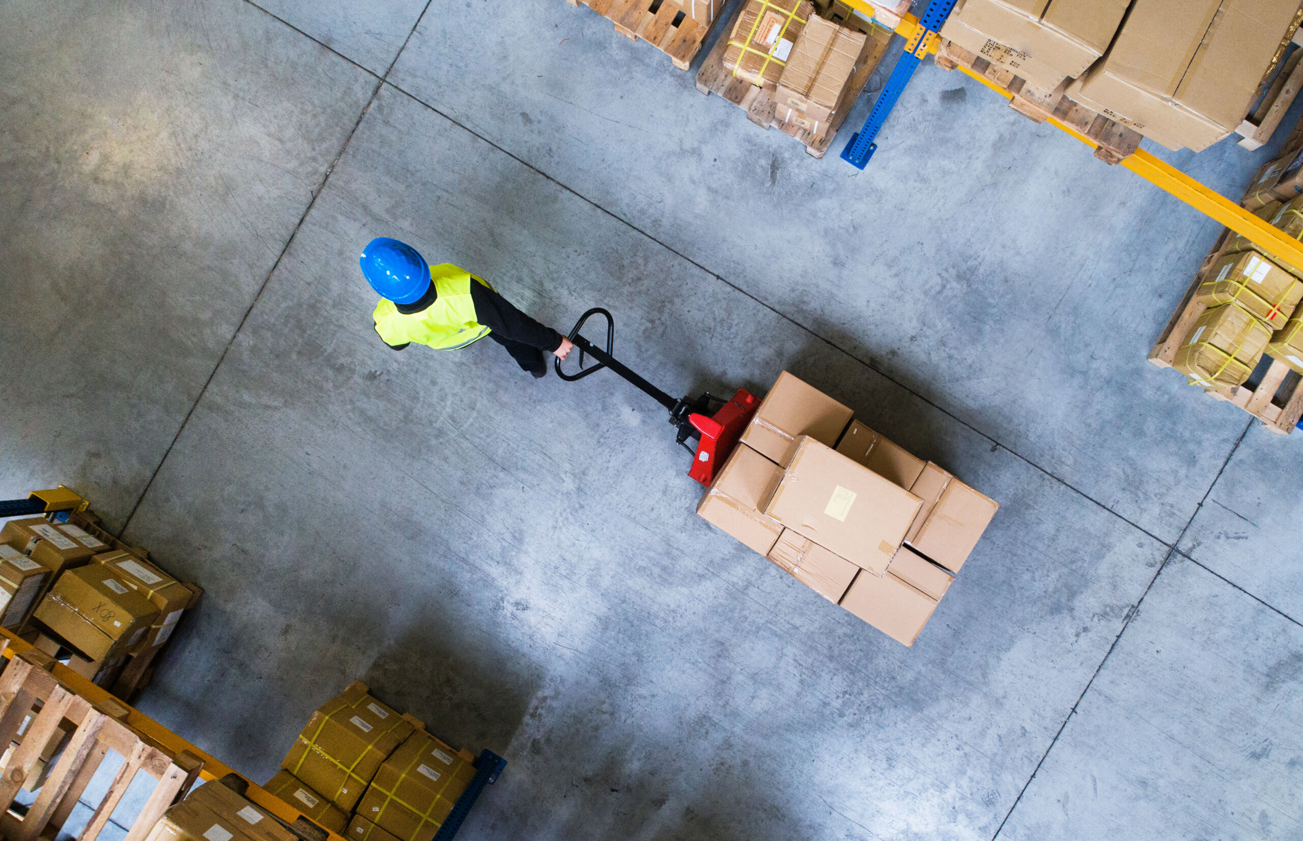 CS Ellis fulfillment team in warehouse 6 at LE15